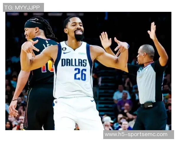 戴维恩米切尔称赞阿德巴约团队凝聚力强调球队团结精神